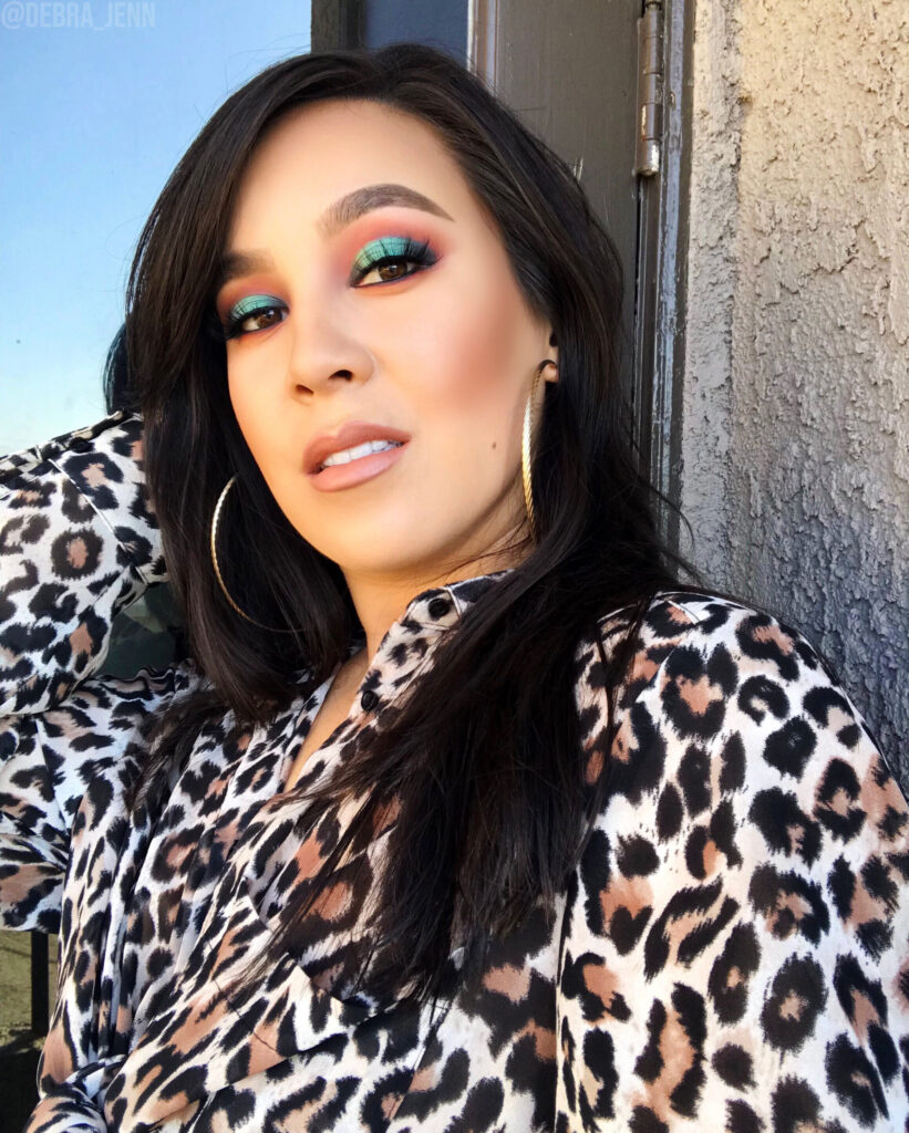 debra jenn wearing emerald green eyeshadow look