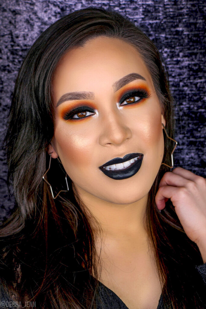 halloween eye makeup looks - black smokey eyeshadow