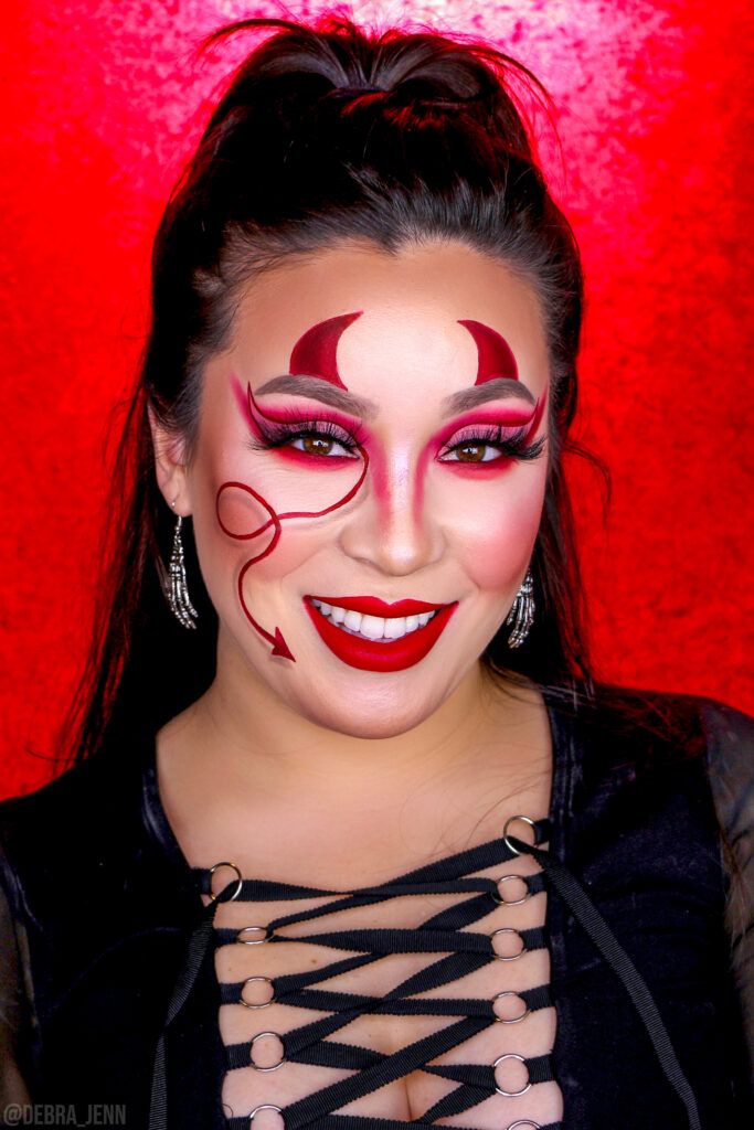 Halloween eyeshadow - red devil eye makeup 